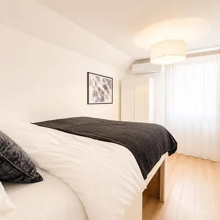 Apartmán M112 M Oof--------------------------------- *